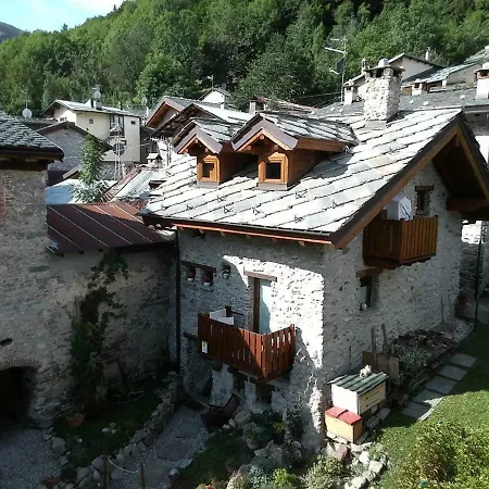 Bed and Breakfast L'abric - Centro Storico Di Limonetto 3*