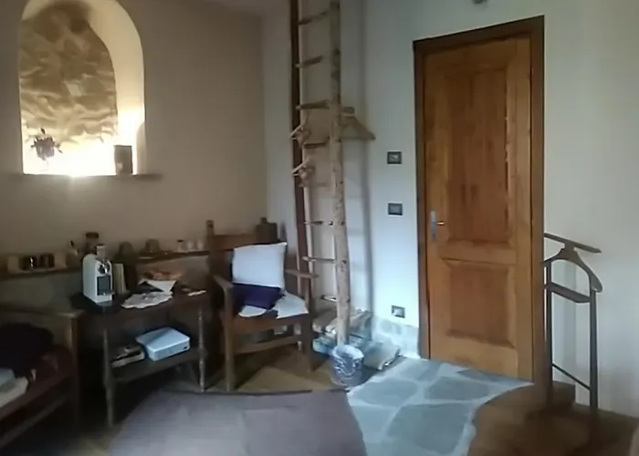 Nocleg ze śniadaniem L'abric - Centro Storico Di Limonetto 3*